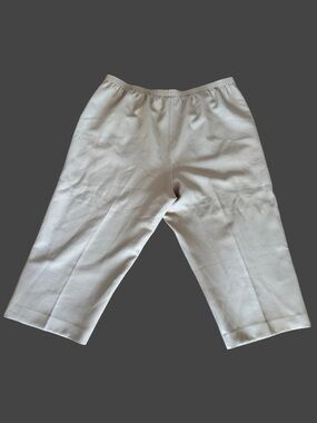 Alfred Dunner Plus Size Beige Button-Hem Capri Pants
